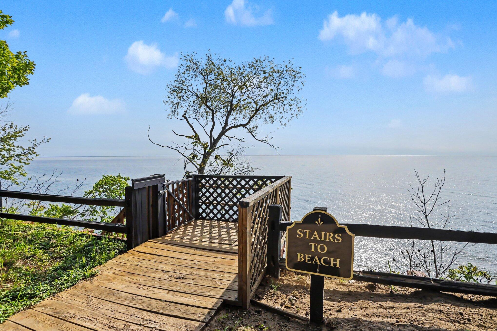 2578 Lakeshore Drive