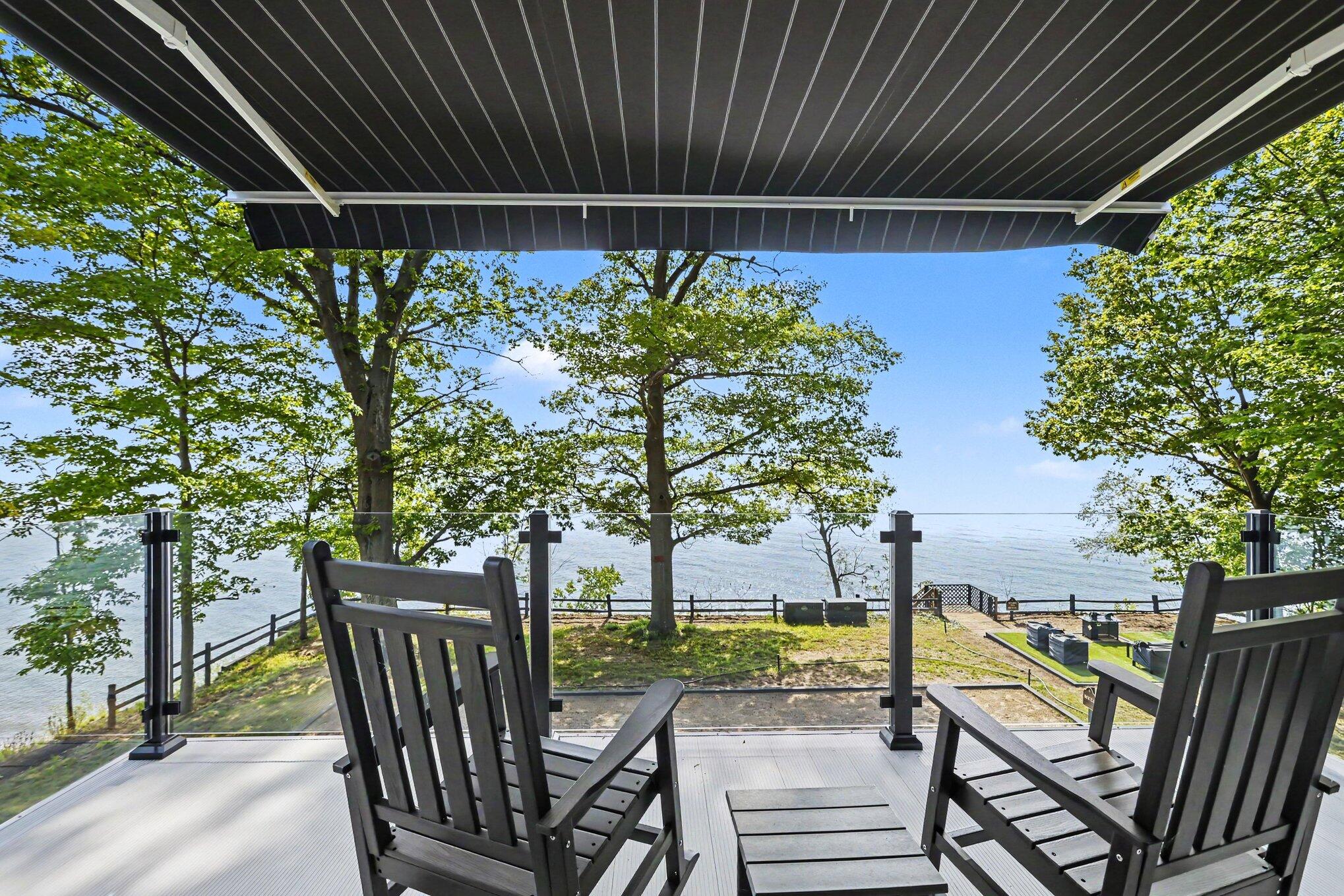 2578 Lakeshore Drive
