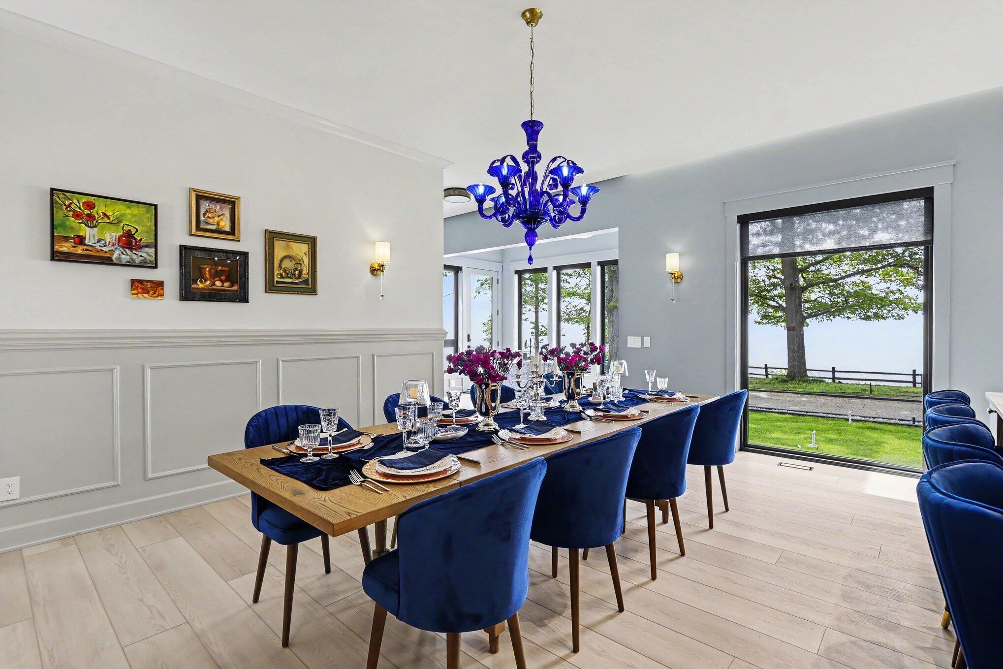 2578 Lakeshore Drive