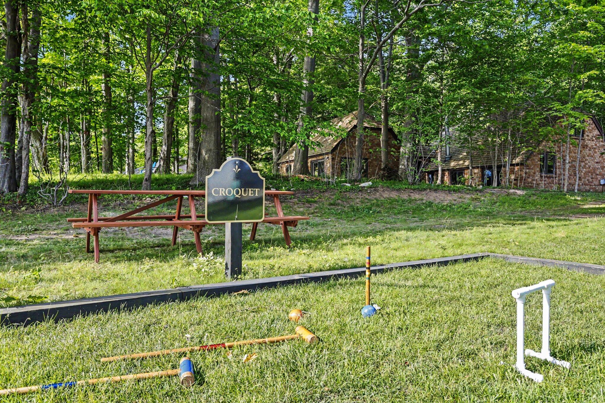 2578 Lakeshore Drive