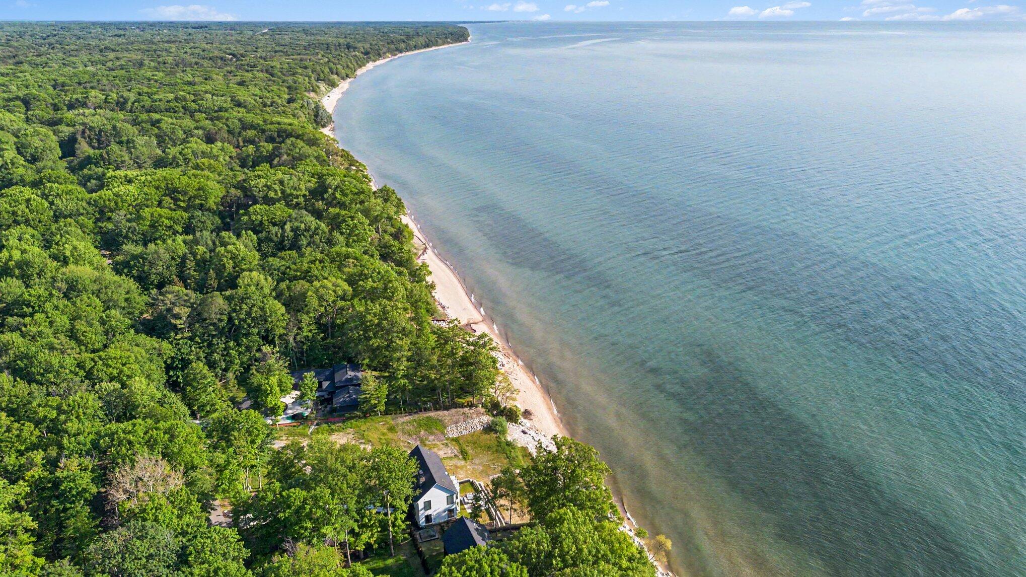 2578 Lakeshore Drive