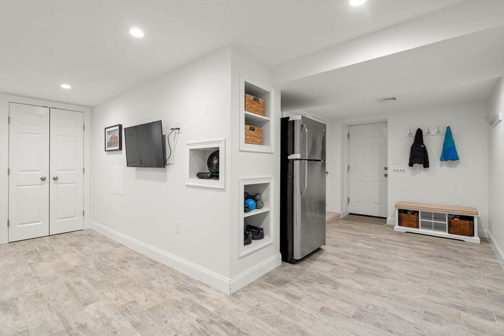 112 Wellesley Ave