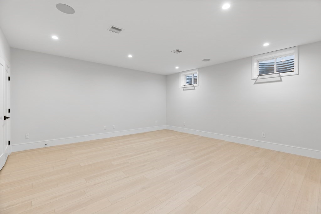 66 Bess Rd