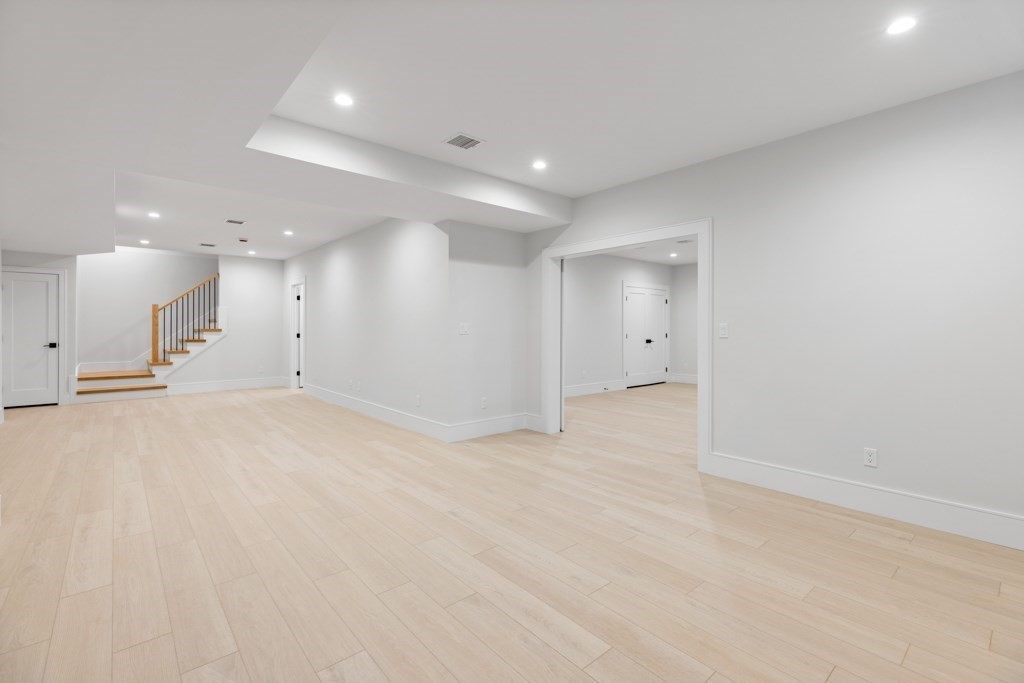 66 Bess Rd