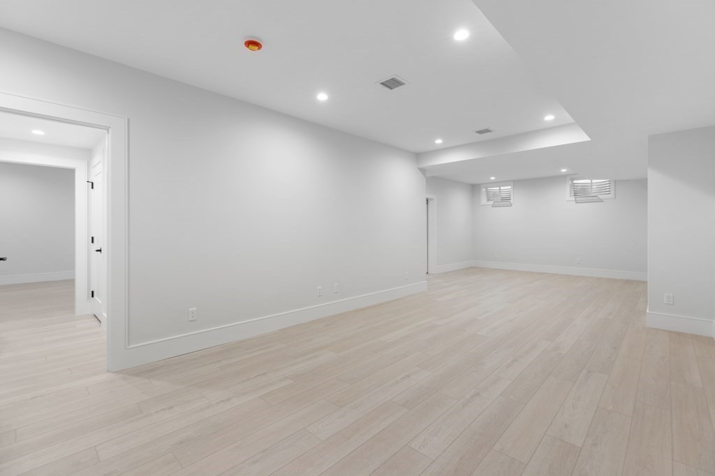 66 Bess Rd