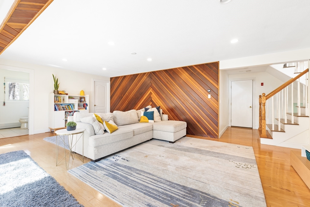 7 Clover Lane