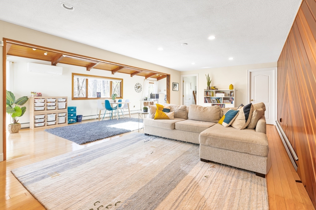 7 Clover Lane
