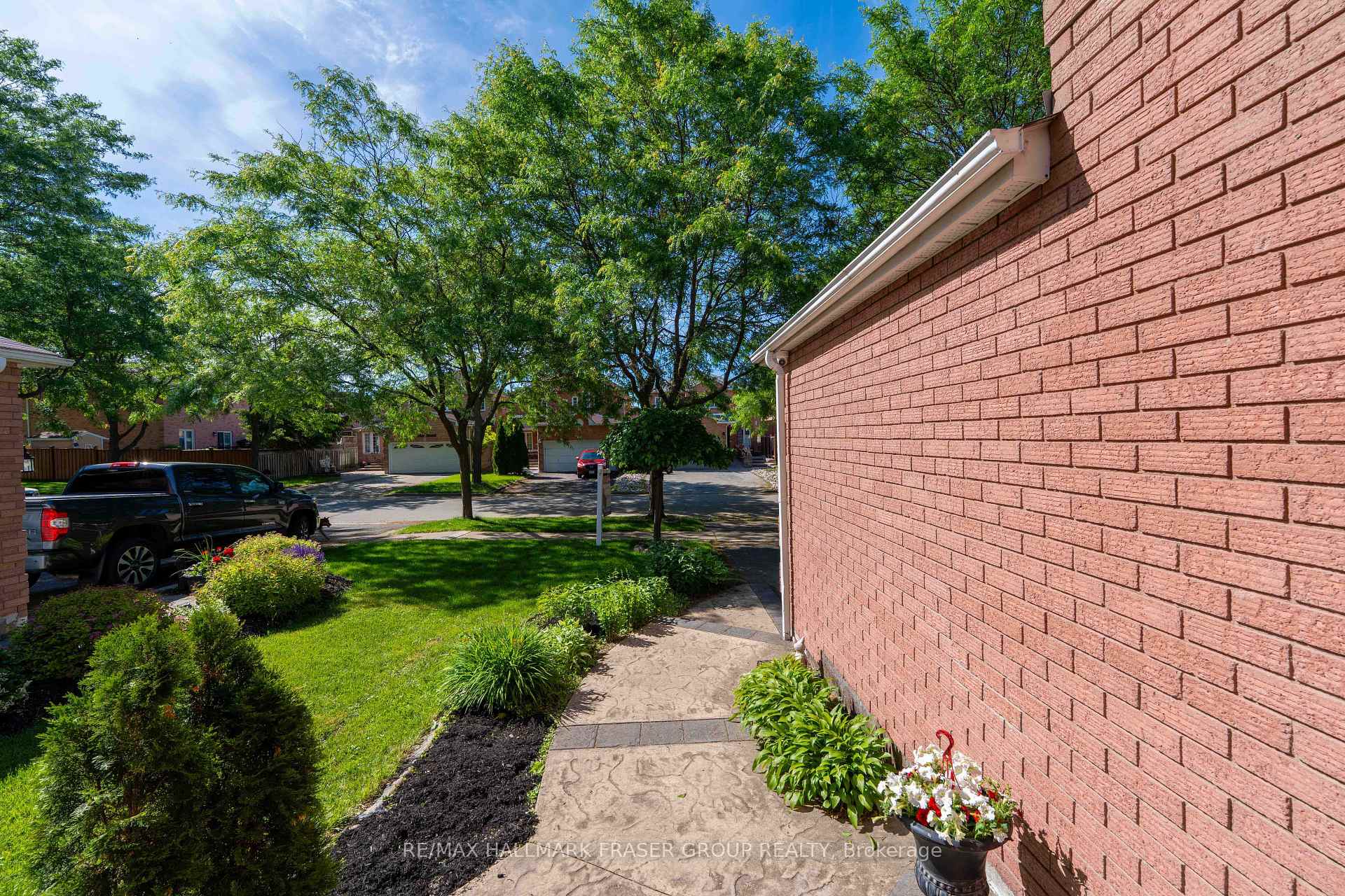 8 Iles Street