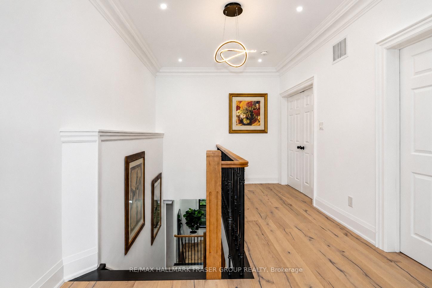 134 Front Street E