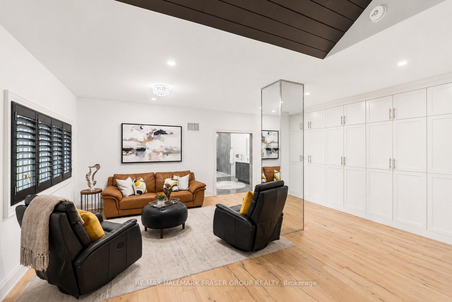 134 Front Street E