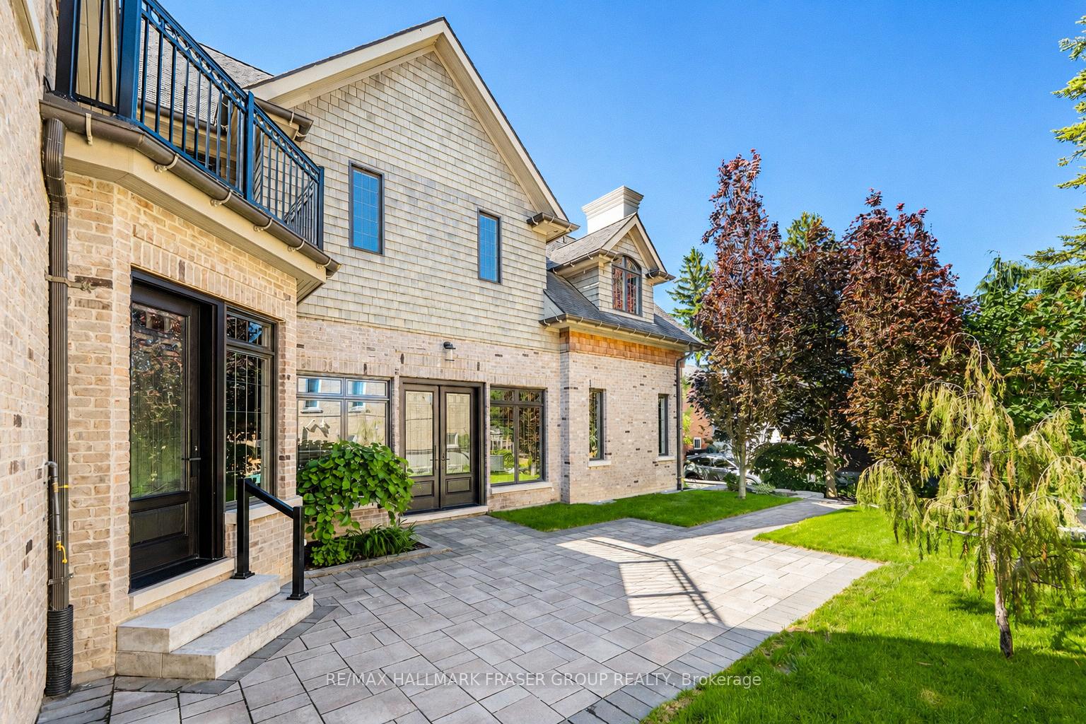 134 Front Street E