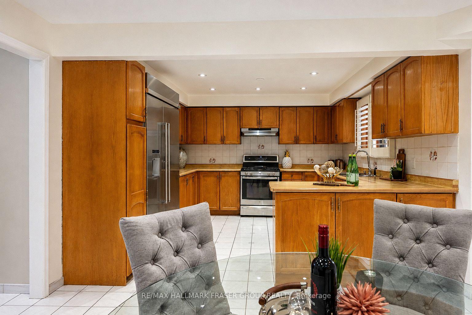 77 Glenthorne Drive, Toronto