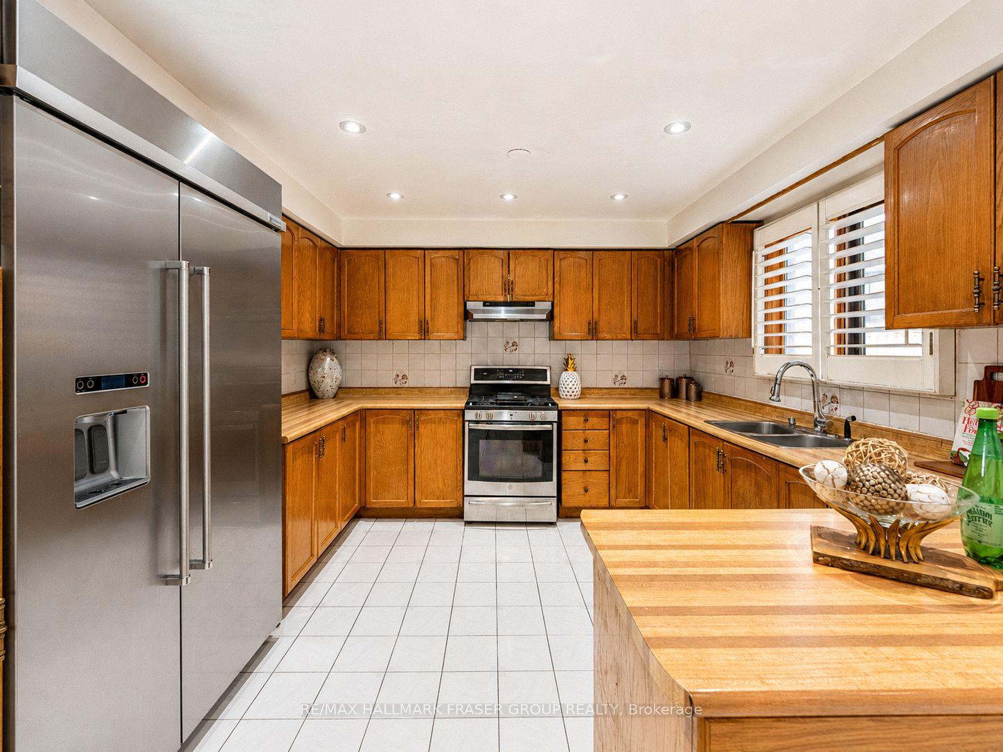 77 Glenthorne Drive, Toronto