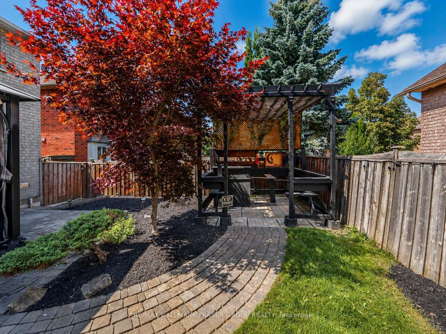 1 Mcneilage Court