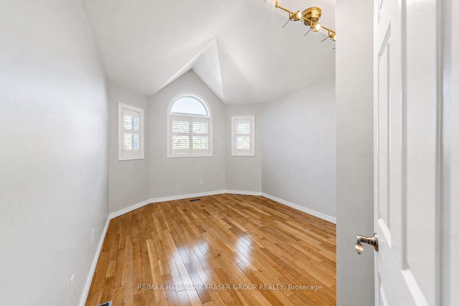 1473 Sandhurst Crescent