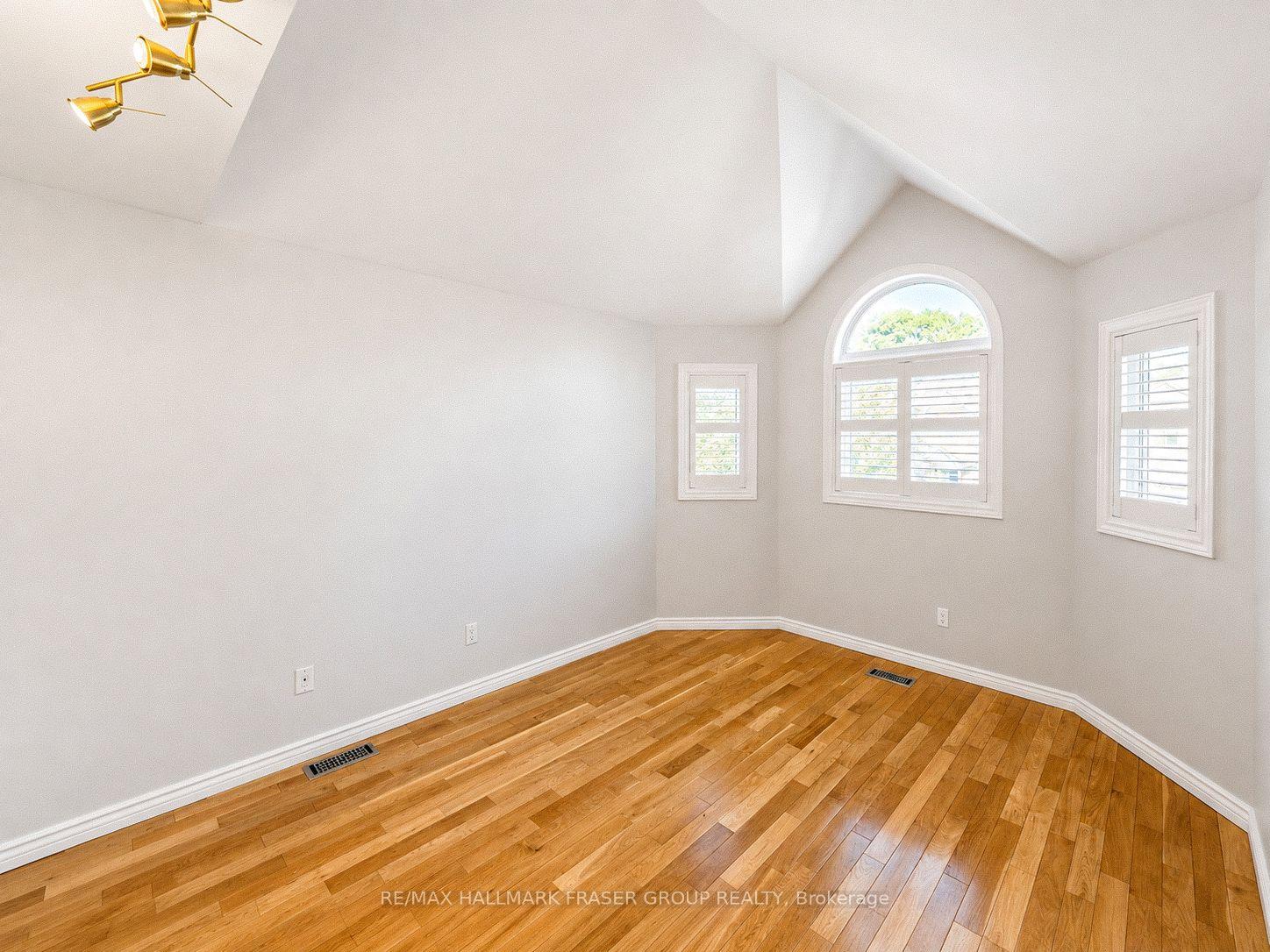 1473 Sandhurst Crescent