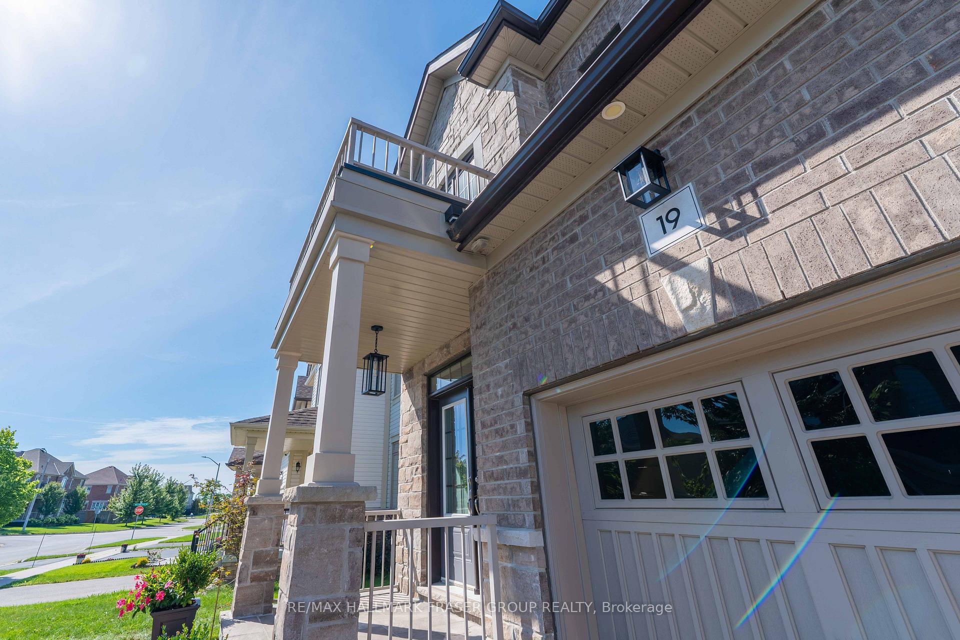 19 Crombie Street