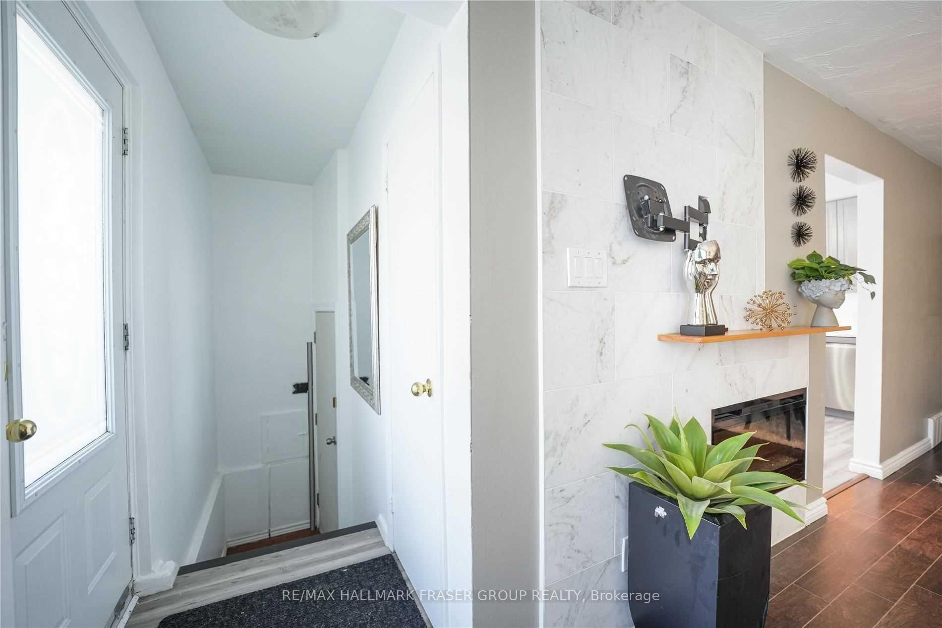 92 Overture Road, Toronto