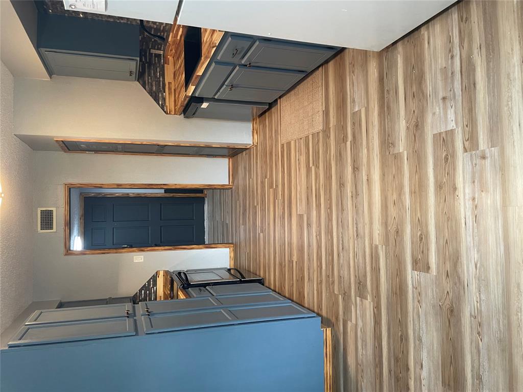 1723 E Lindsey Street Unit: 2
