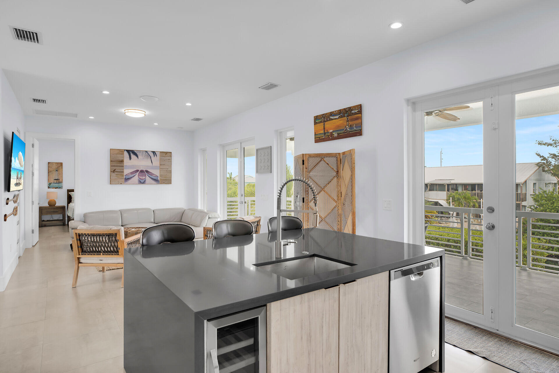 211 E Bruce Court