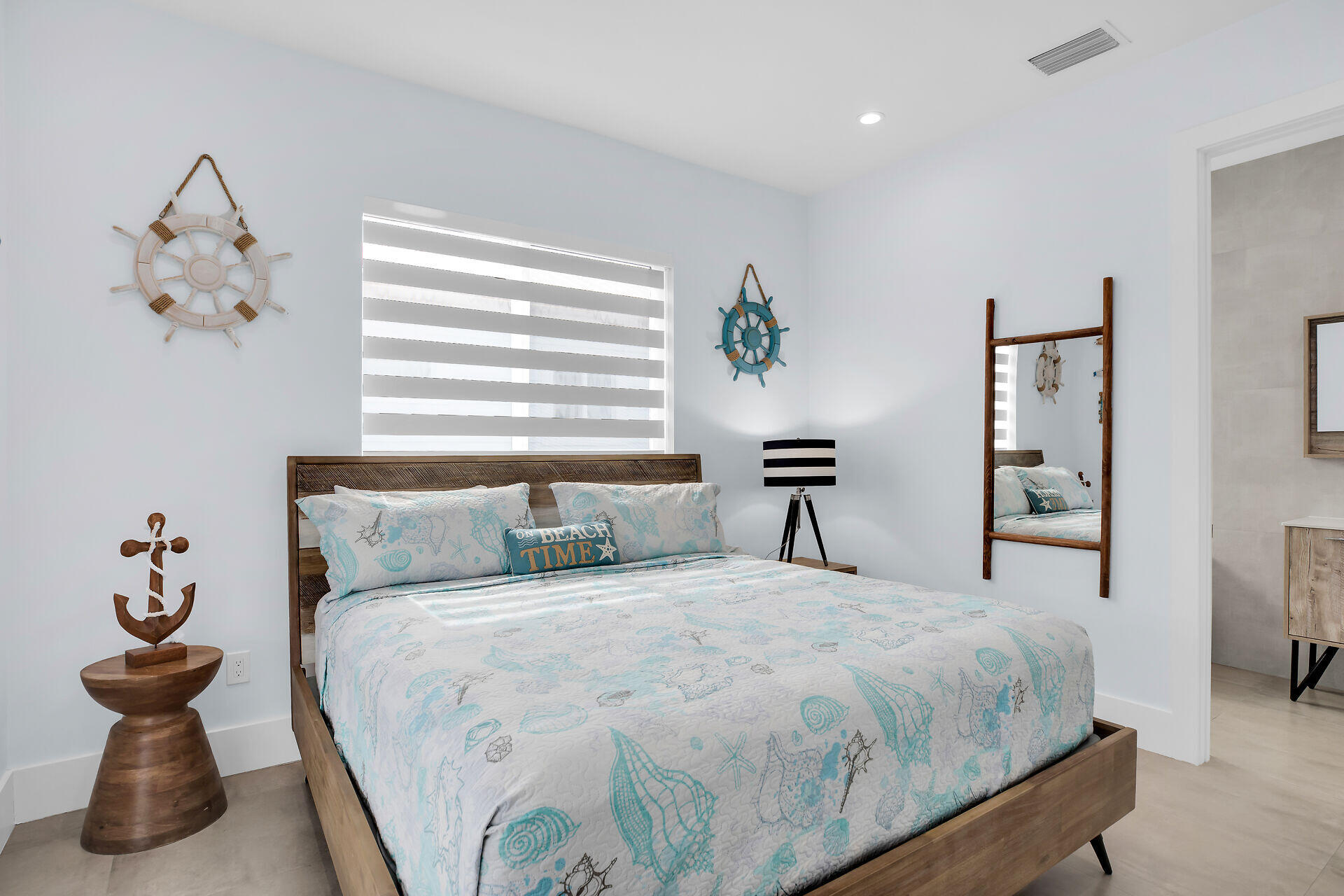 211 E Bruce Court
