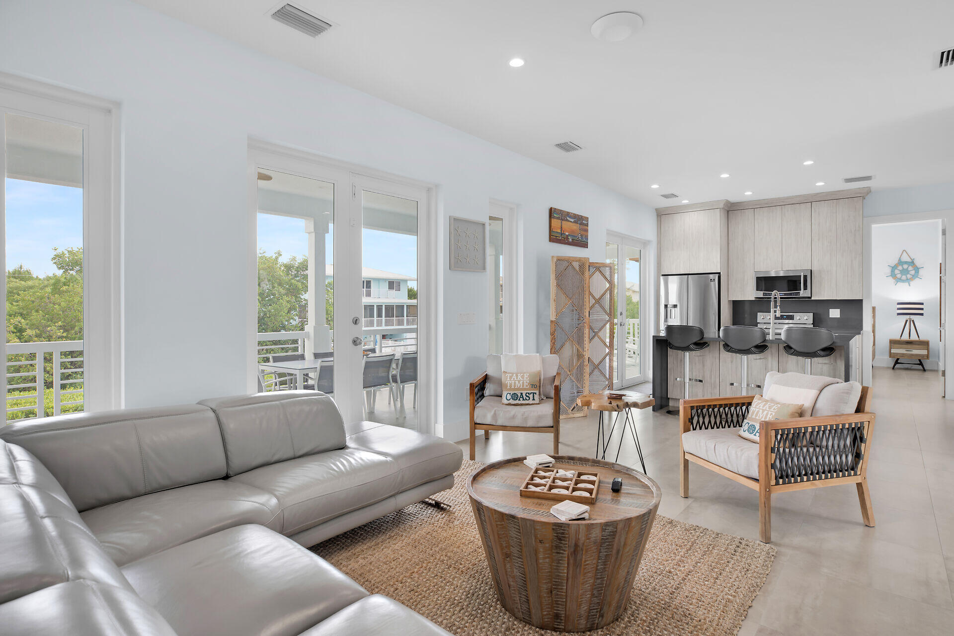211 E Bruce Court