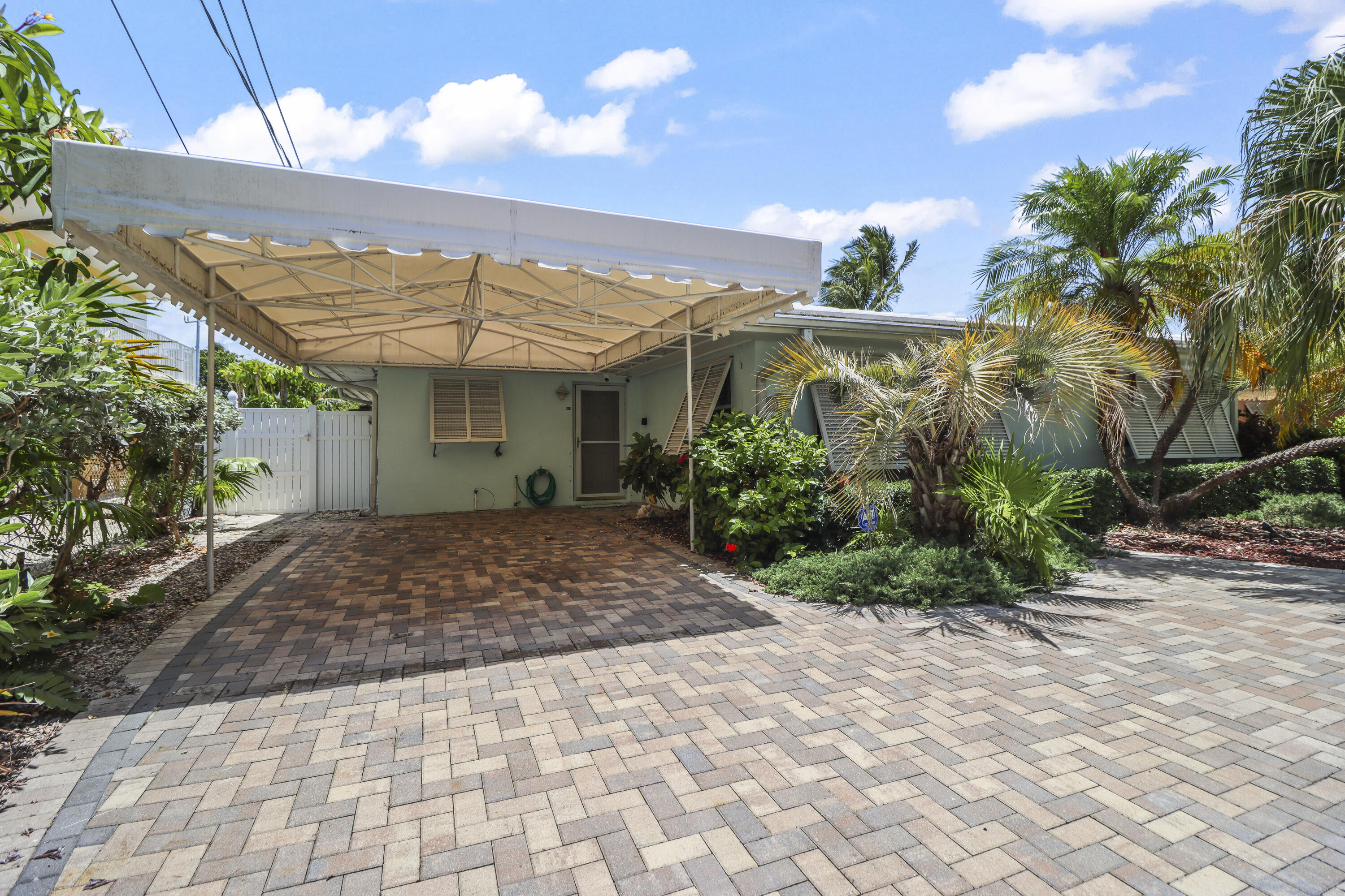 116 N Indies Drive