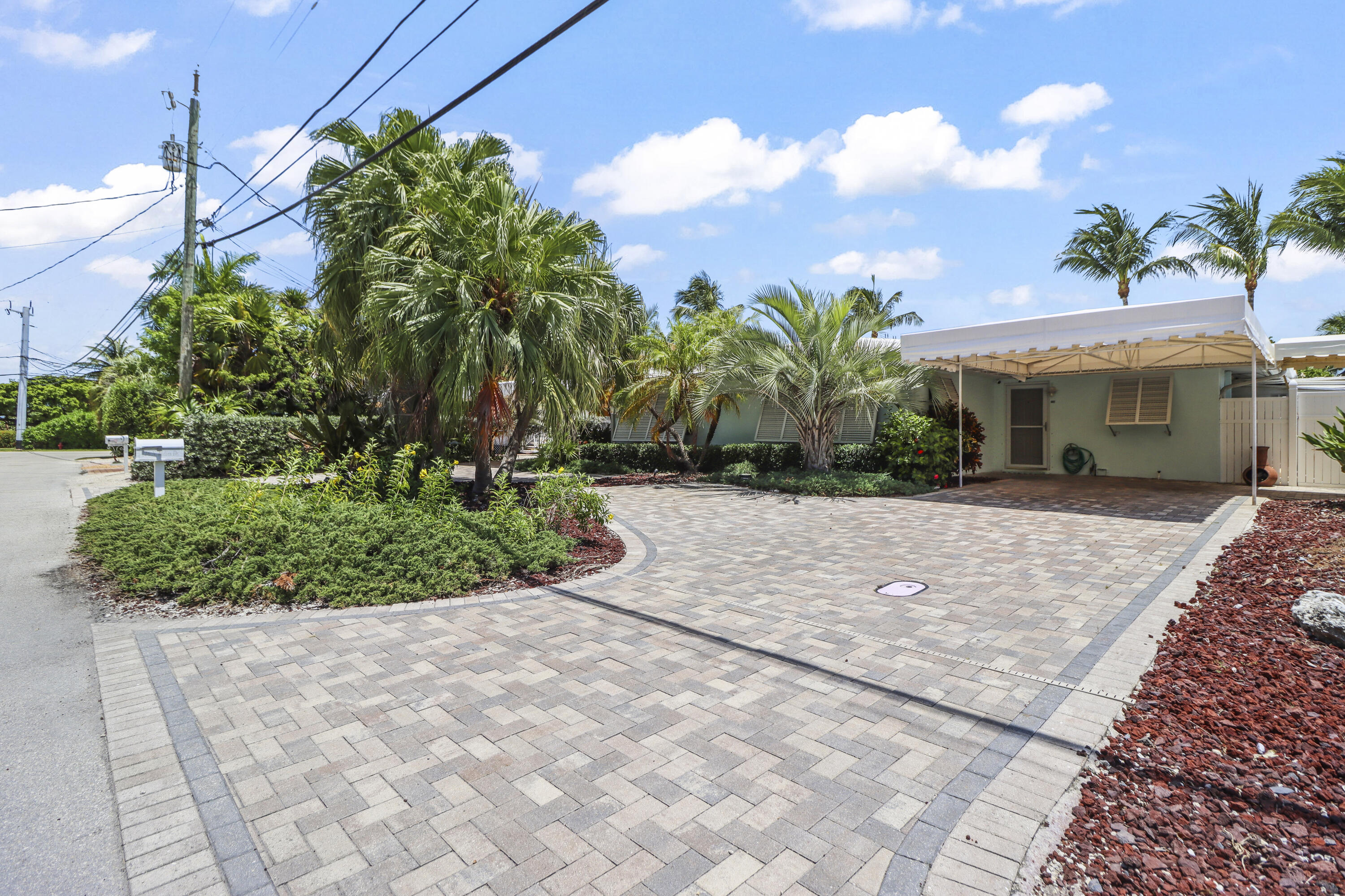 116 N Indies Drive