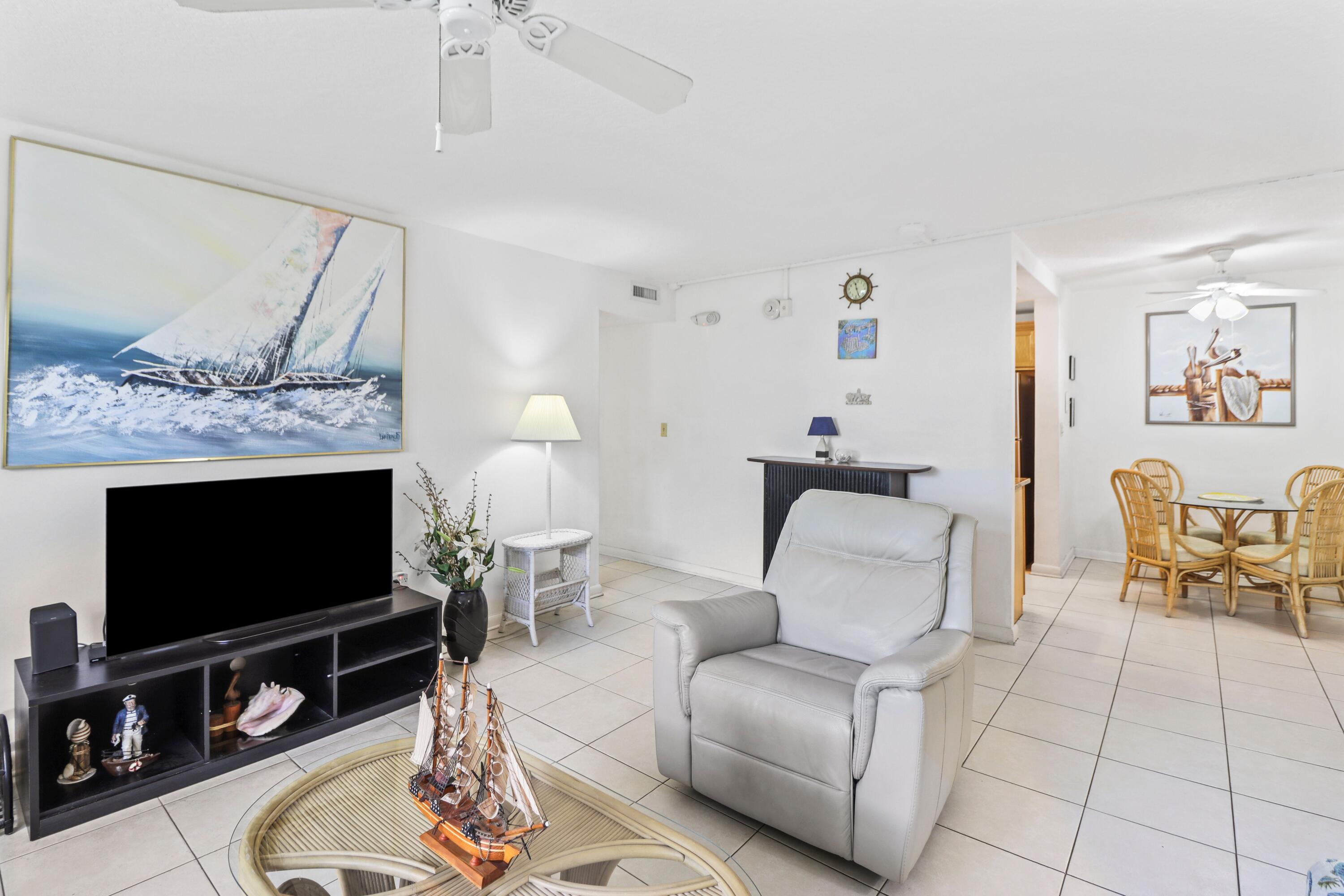 1101 W Ocean Drive Unit: 15