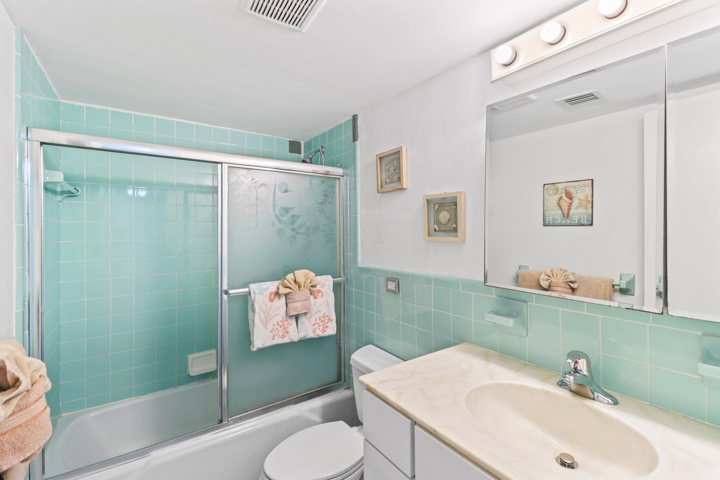 1101 W Ocean Drive Unit: 15