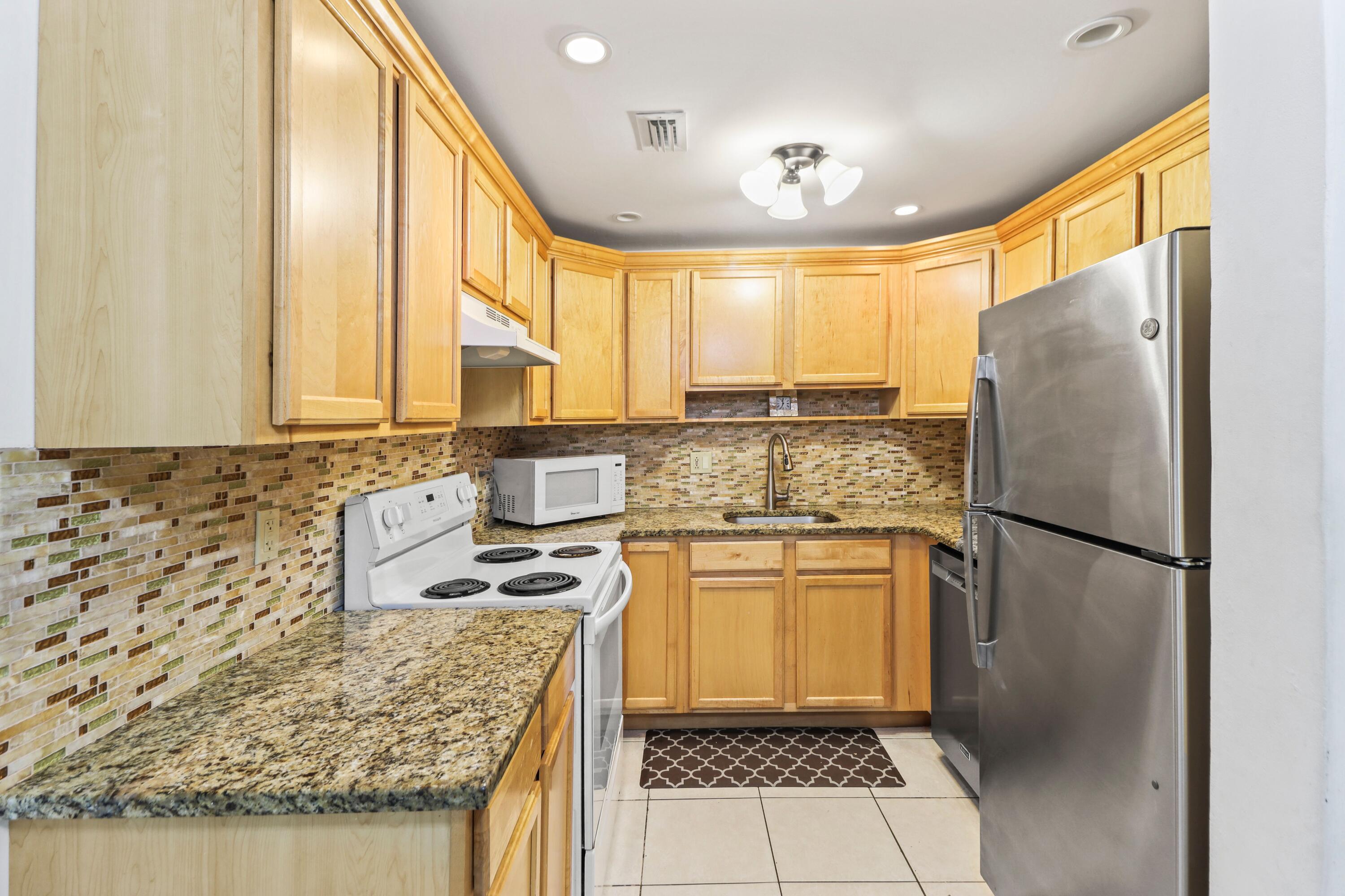 1101 W Ocean Drive Unit: 15