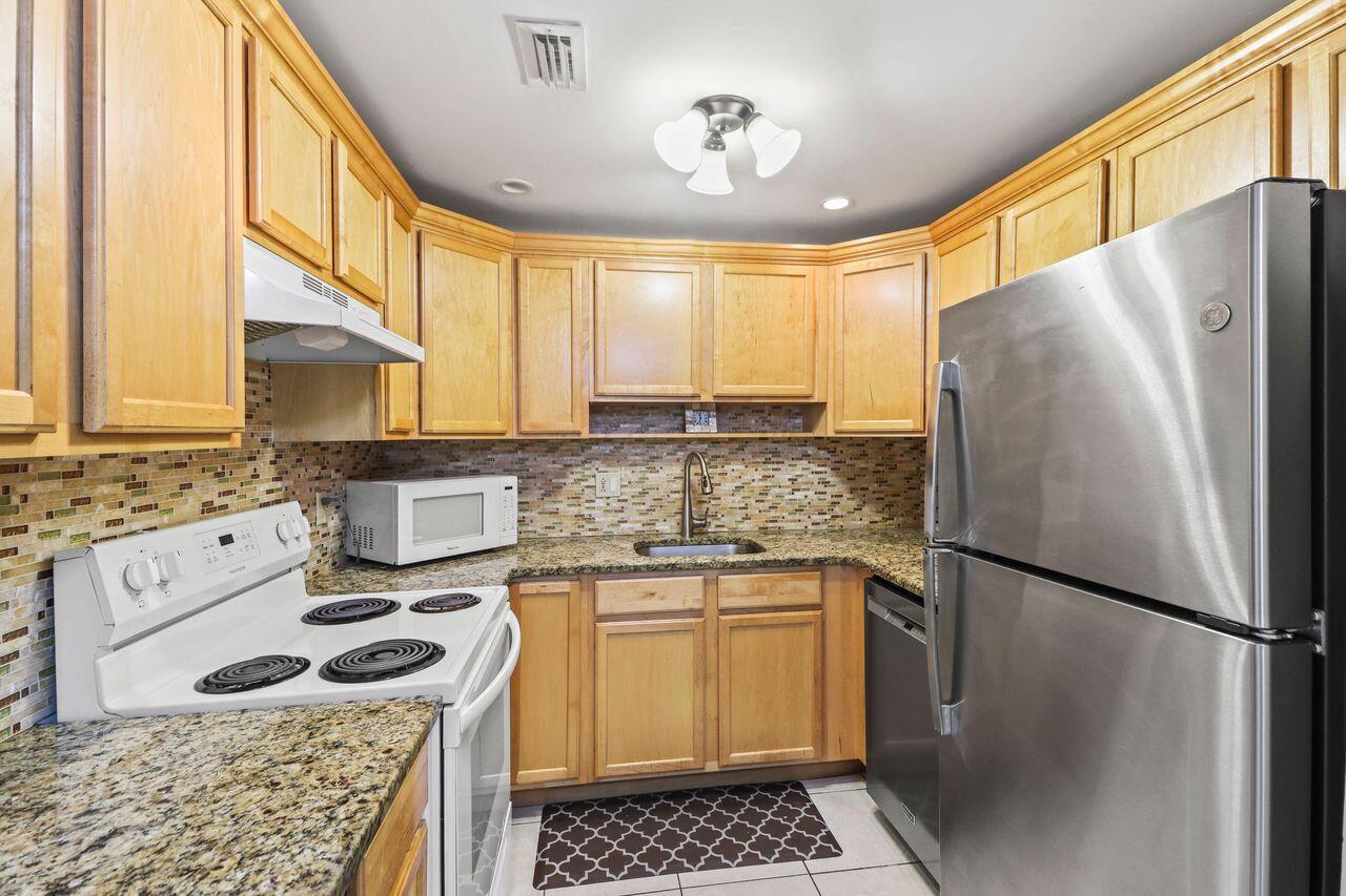 1101 W Ocean Drive Unit: 15