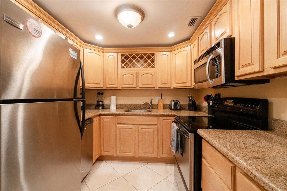 1101 W Ocean Drive Unit: 18