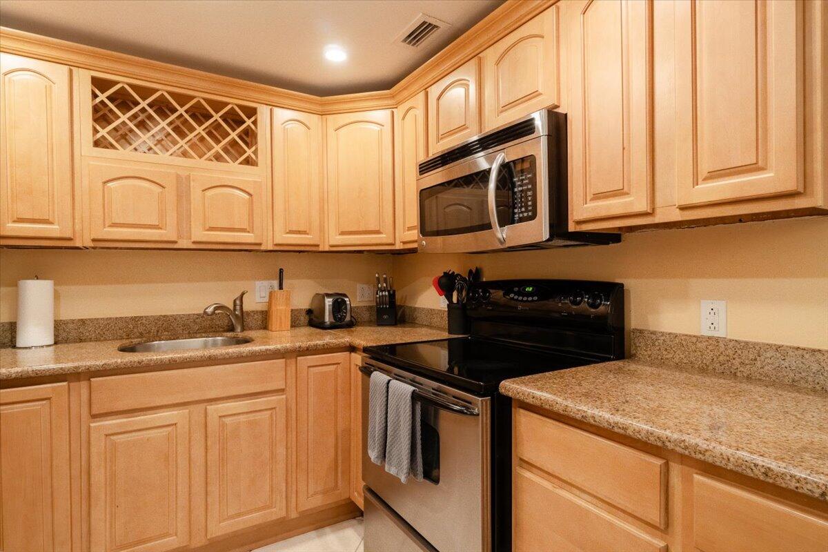 1101 W Ocean Drive Unit: 18
