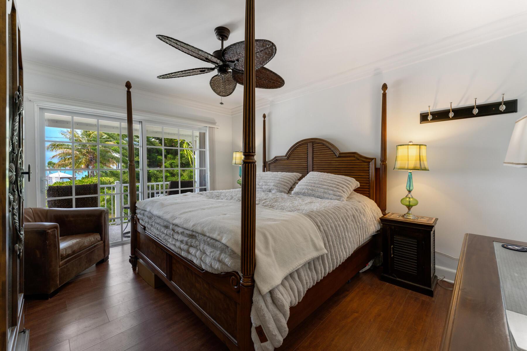 235 W Seaview Circle