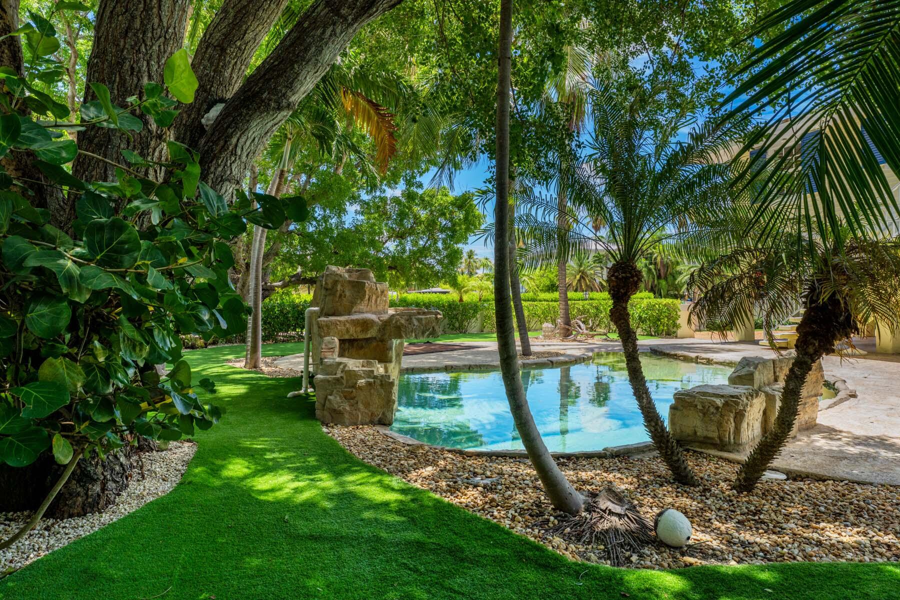 235 W Seaview Circle