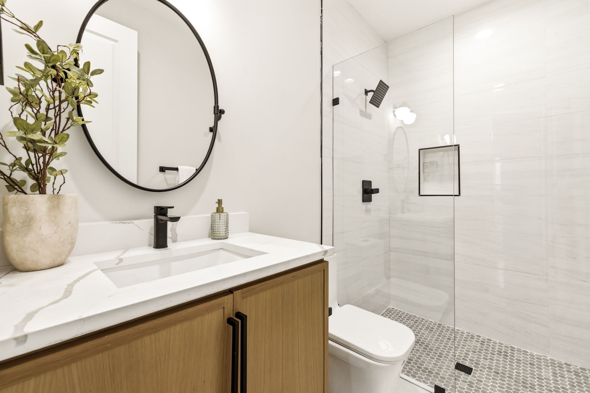 5550 Vickery Boulevard