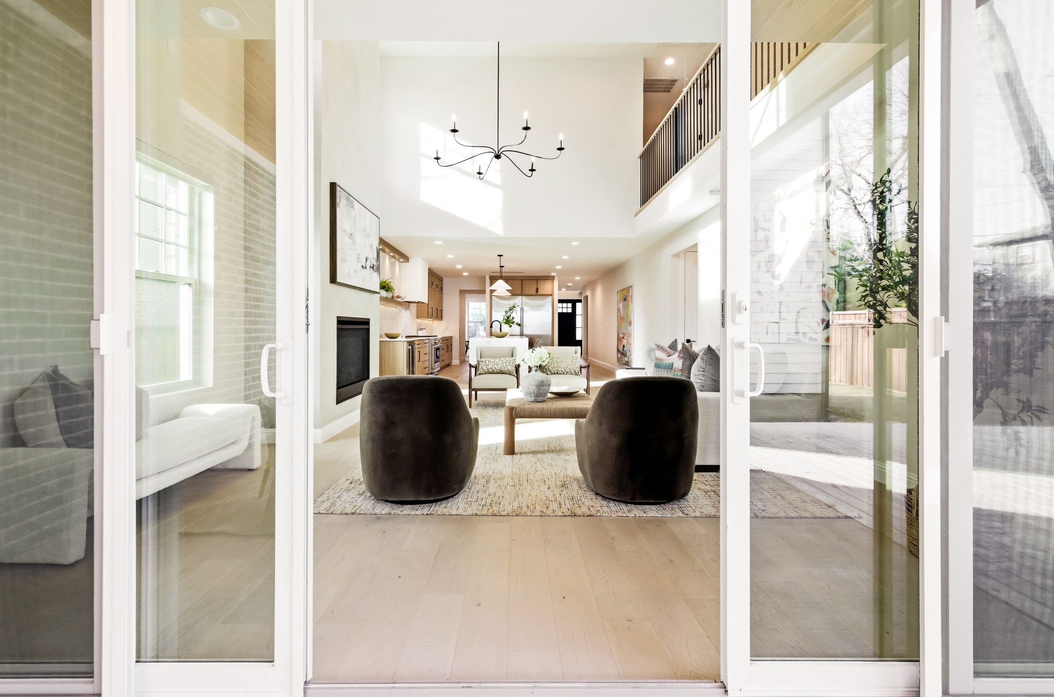 5550 Vickery Boulevard