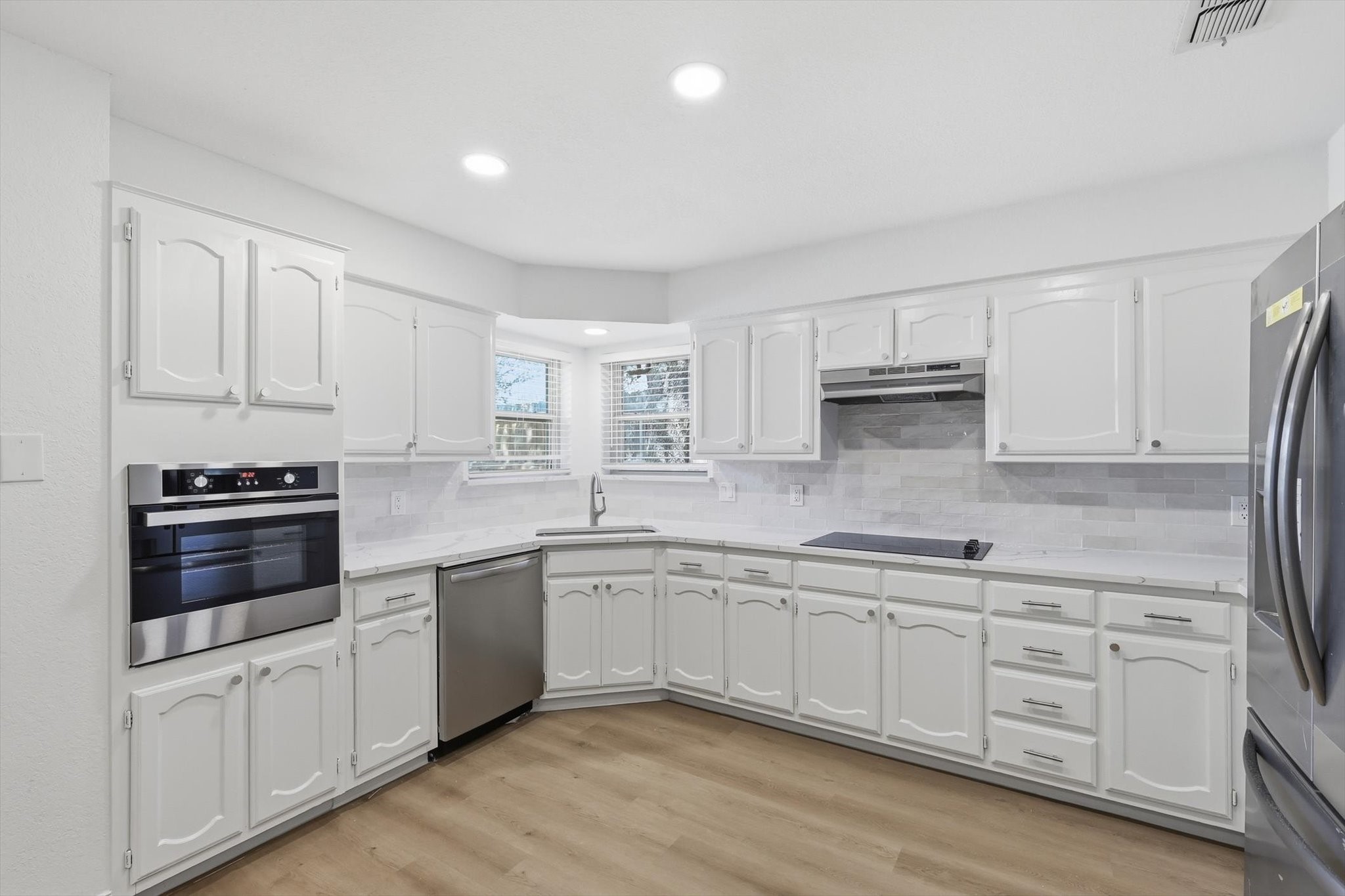 1140 W Hills Terrace