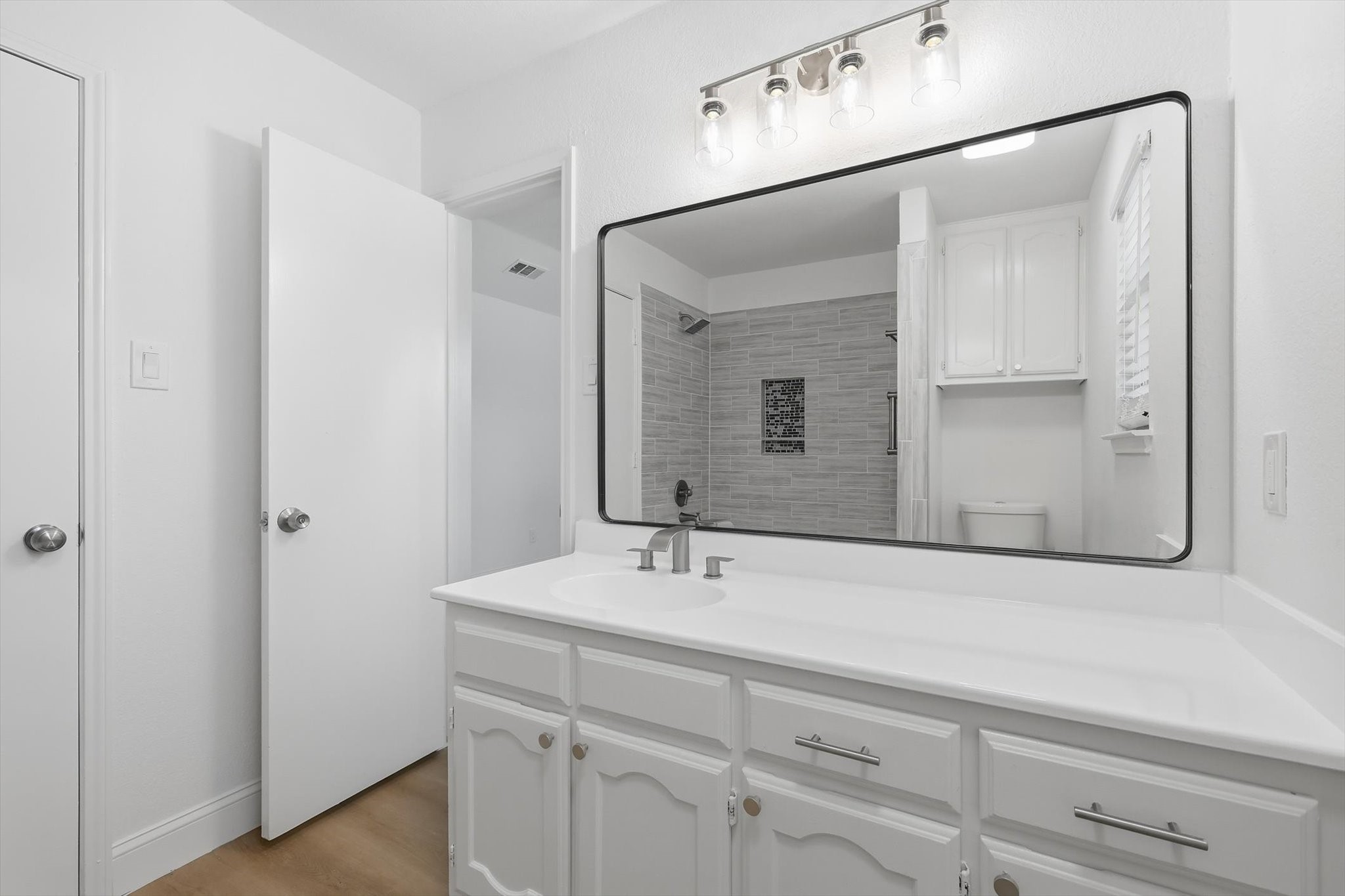 1140 W Hills Terrace