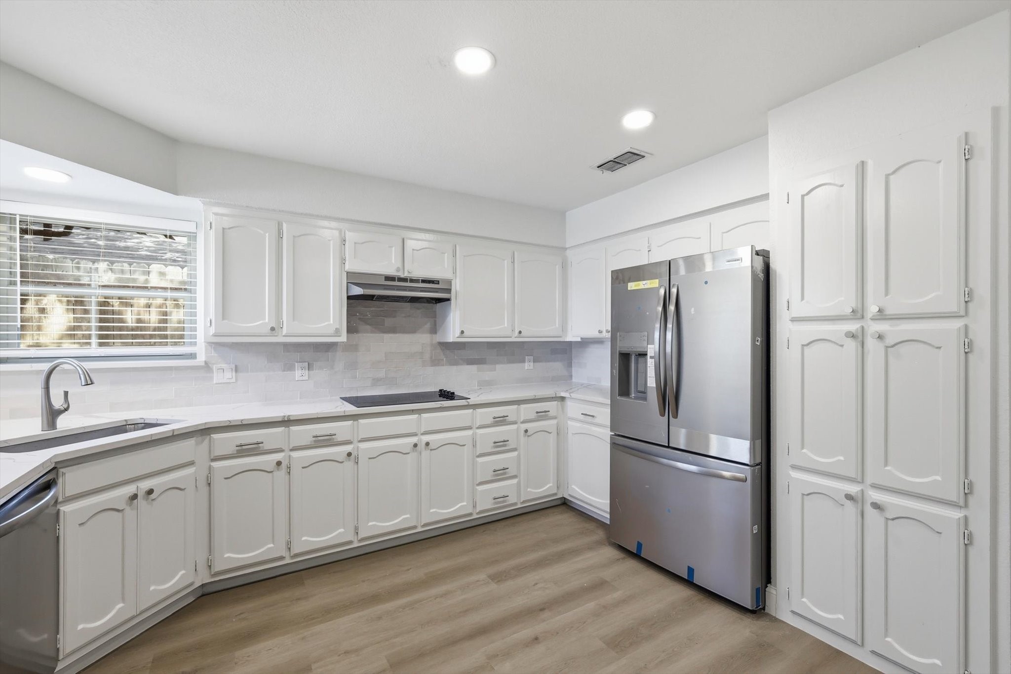 1140 W Hills Terrace