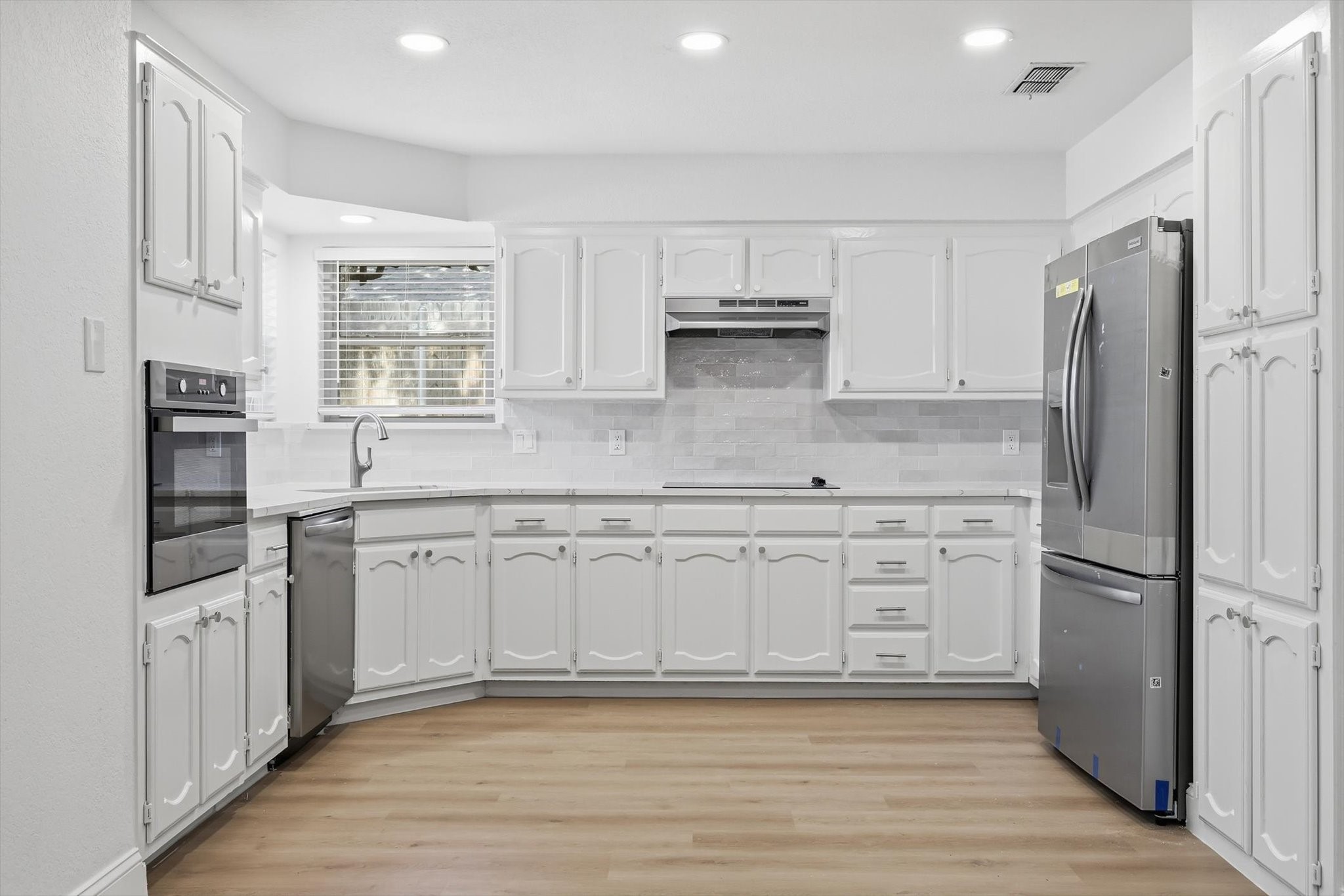 1140 W Hills Terrace