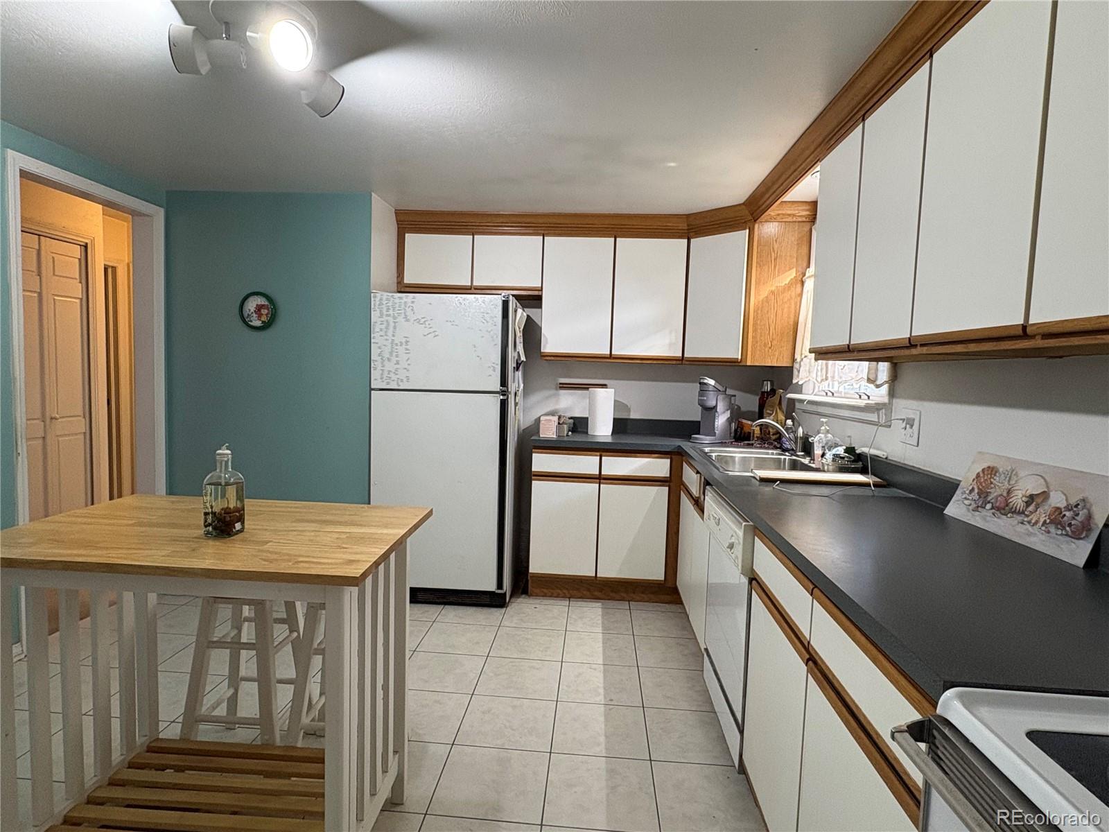 6829 S Elizabeth Circle