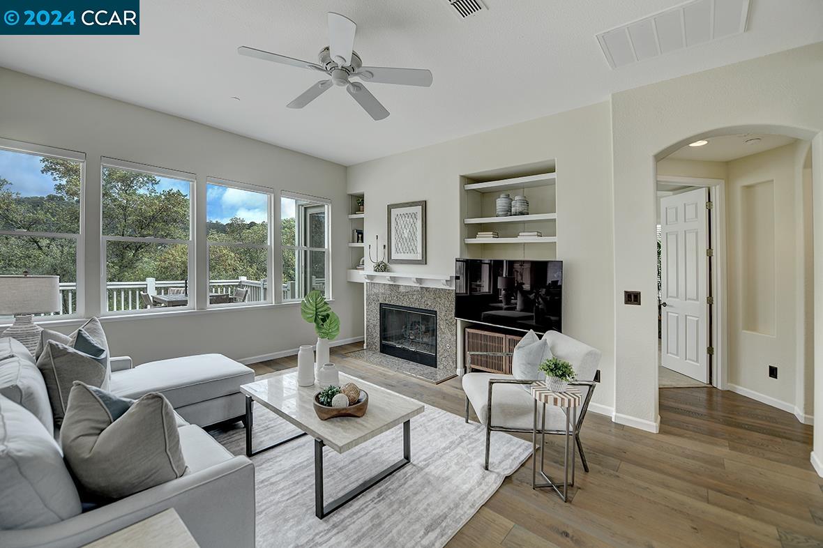 6409 Horsemans Canyon Dr