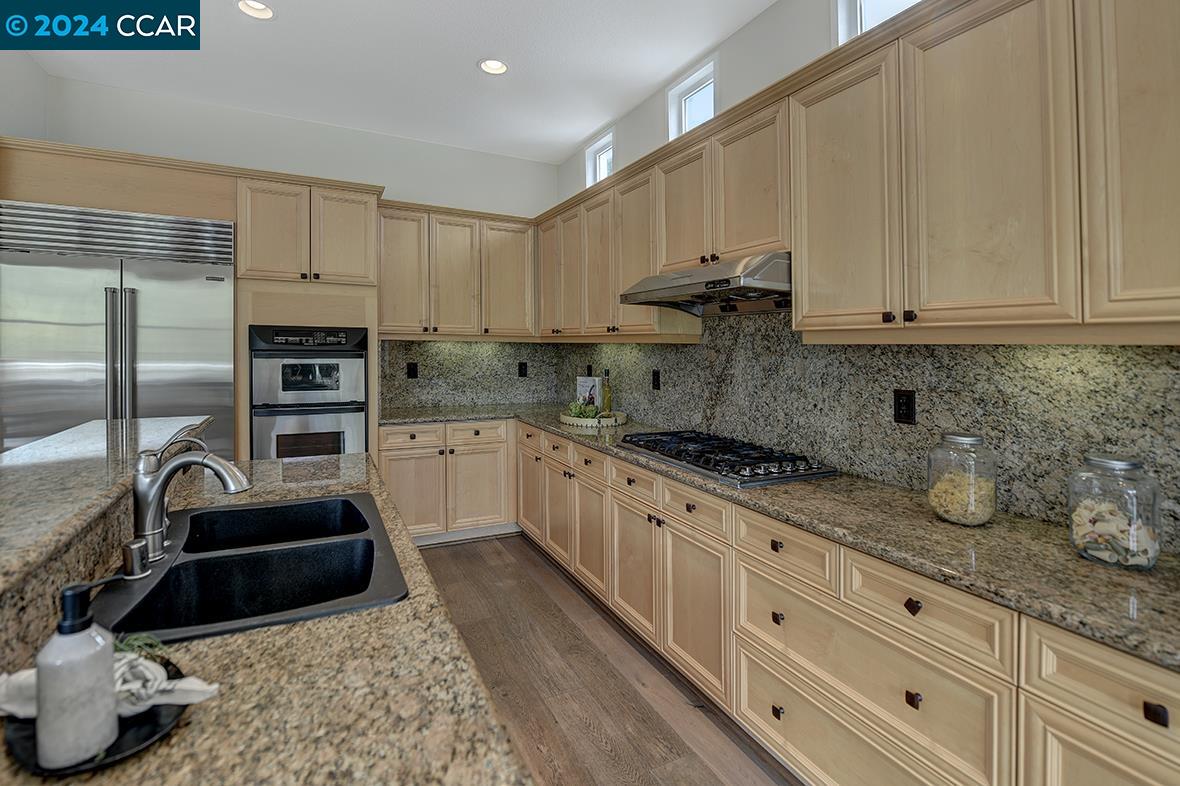 6409 Horsemans Canyon Dr