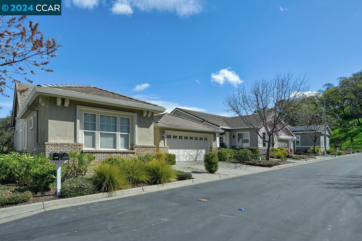 6409 Horsemans Canyon Dr