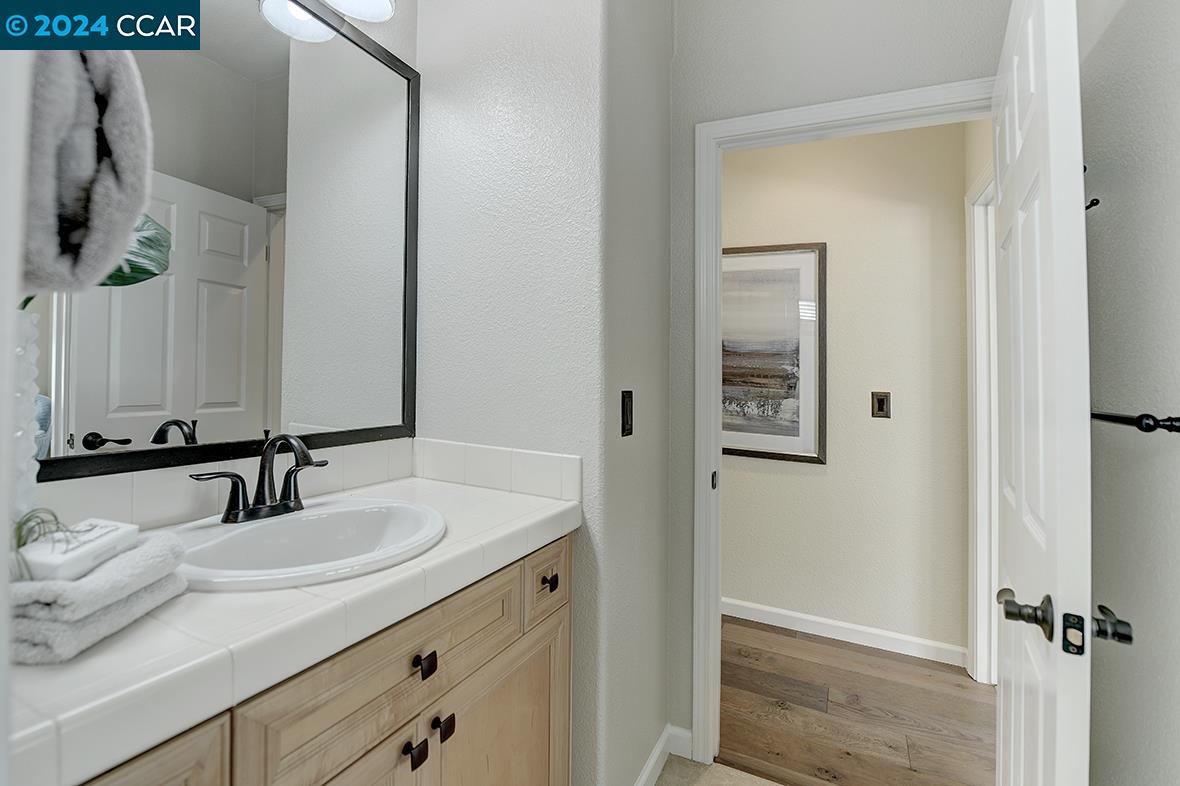 6409 Horsemans Canyon Dr