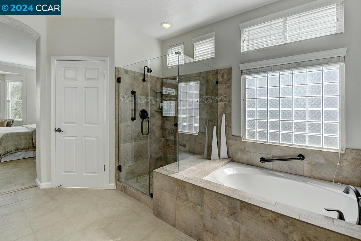 6409 Horsemans Canyon Dr