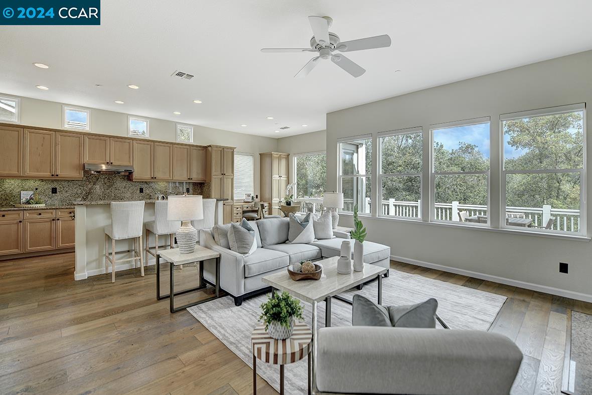 6409 Horsemans Canyon Dr