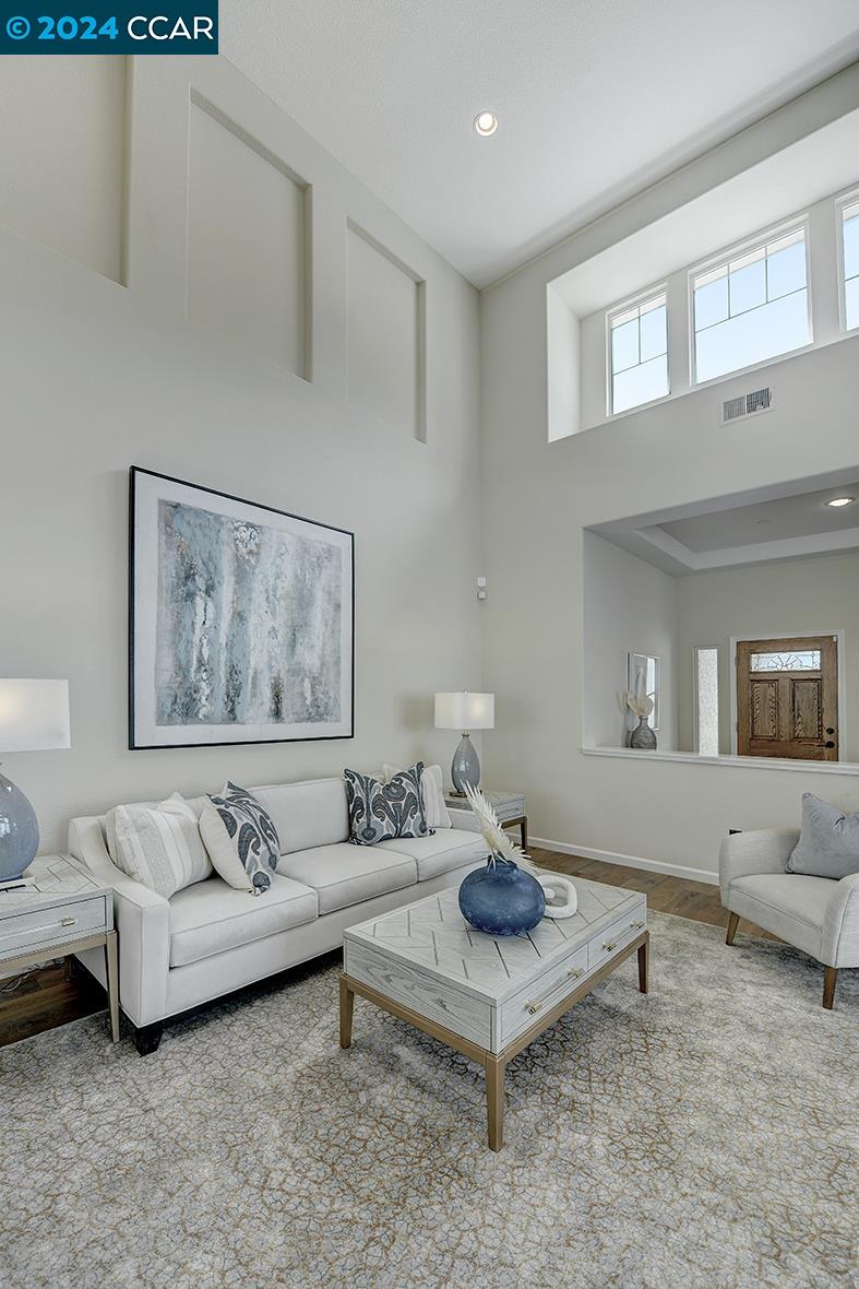 6409 Horsemans Canyon Dr